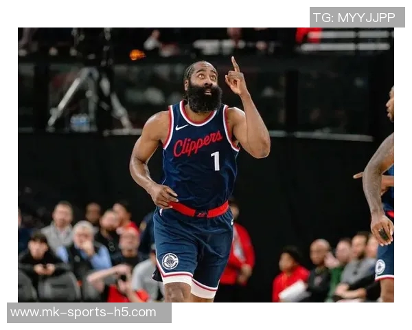 快船重建悬而未决哈登与小卡状态回暖引发联盟关注 快船重建悬而未决哈登与小卡状态回暖引发联盟关注