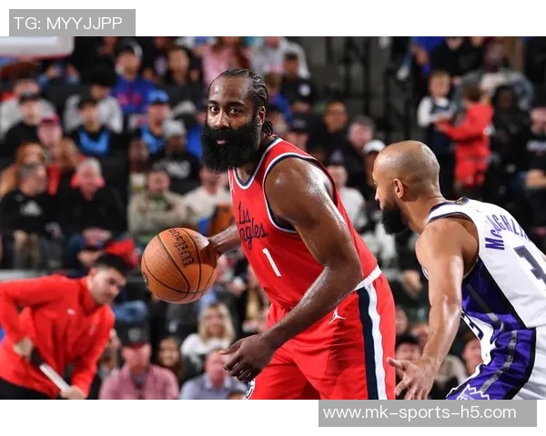 福克斯状态起伏20投9中贡献25分5篮板9助攻正负值惨淡19 福克斯状态起伏20投9中贡献25分5篮板9助攻正负值惨淡19