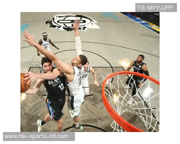 奥特强调换防策略对坎宁安施压三分球失准助力球队取胜 奥特强调换防策略对坎宁安施压三分球失准助力球队取胜