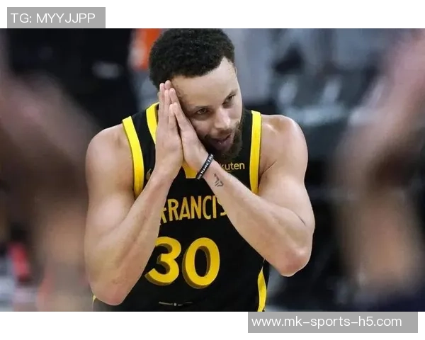 库里谈球队状态：一切顺理成章目标是持续保持良好表现